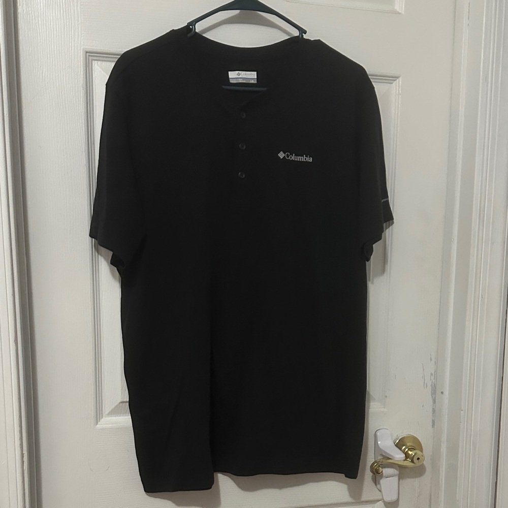 Columbia Men's Classic Black Button Down Shirt Size Large